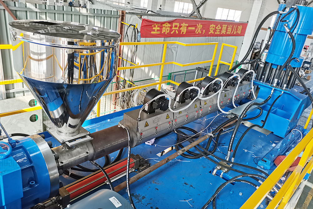 儿童玩具孩子汽车塑料轮吹塑机